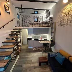 https://due-fiori-loft-niguarda.it-lombardy.com